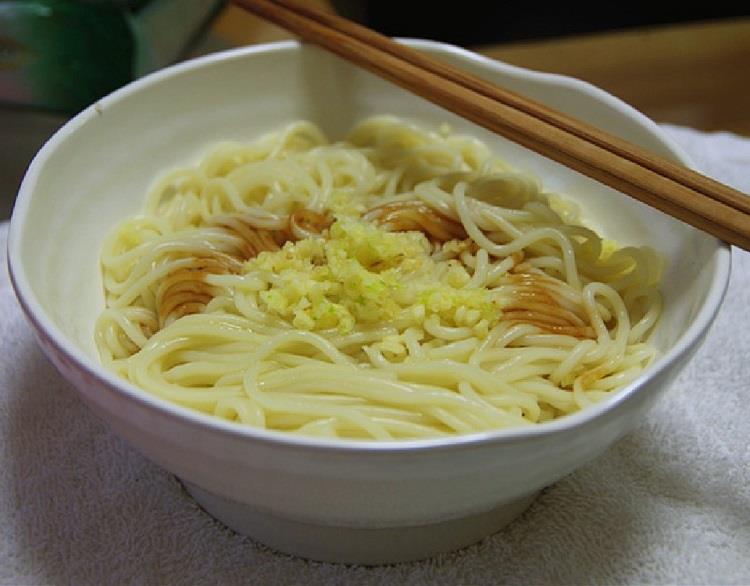 noodle +granulated garlic